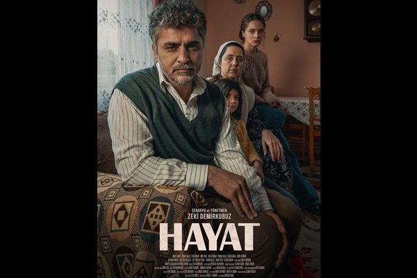 Türk filmi “Hayat”, Akdeniz Film Festivali’nde En İyi Film ödülünü kazandı